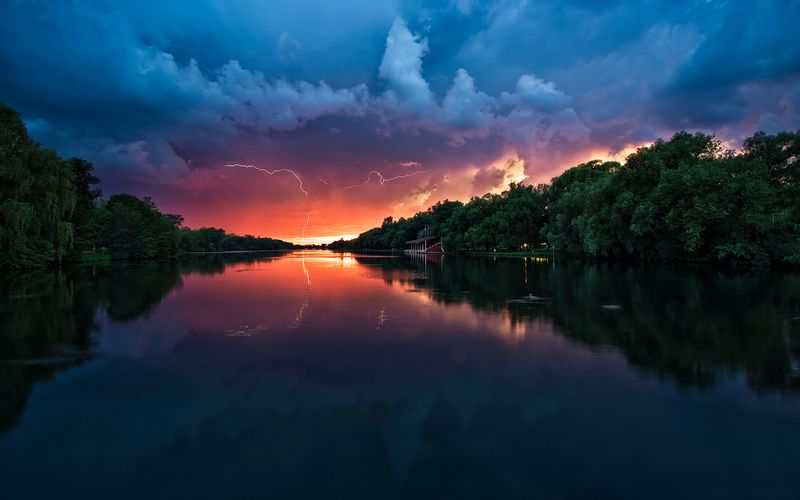2008-08-16_Lightning Sunset.jpg